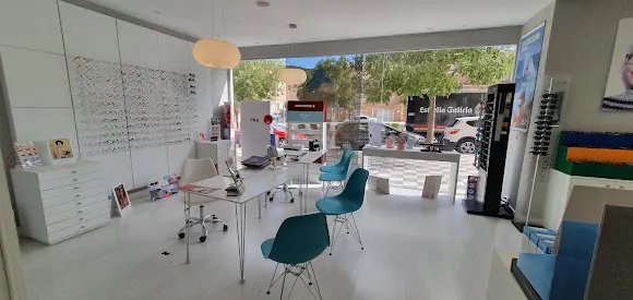 OPTICA EMILIO MENA - Cuenca